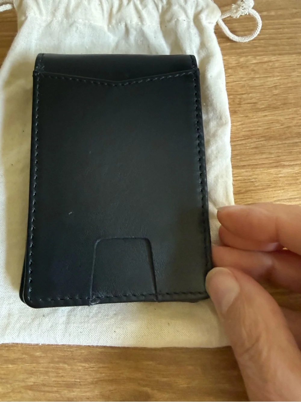 Quince Men’s Italian Leather Money-Clip Wallet in Black New.